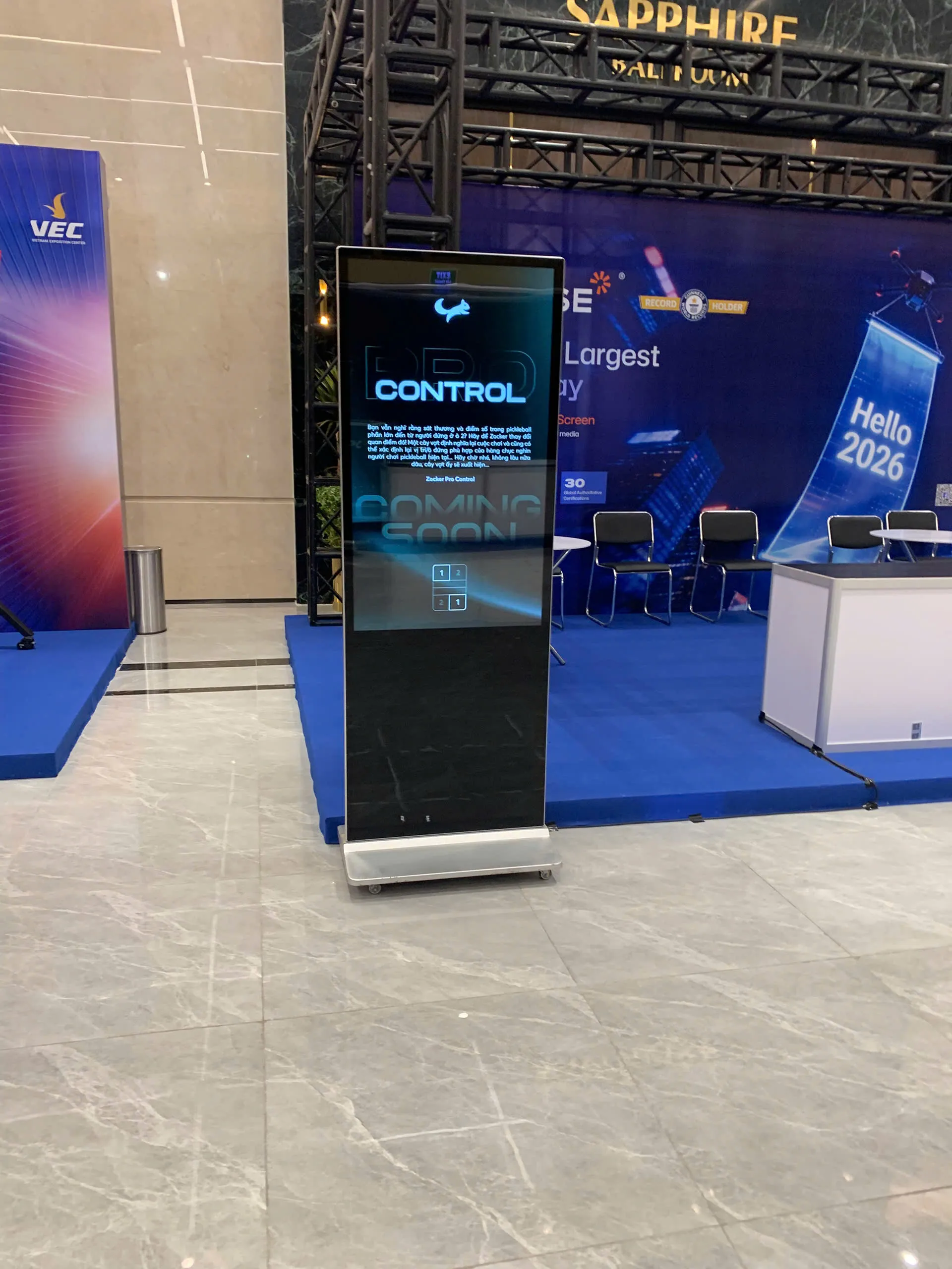 màn hình quảng cáo standee