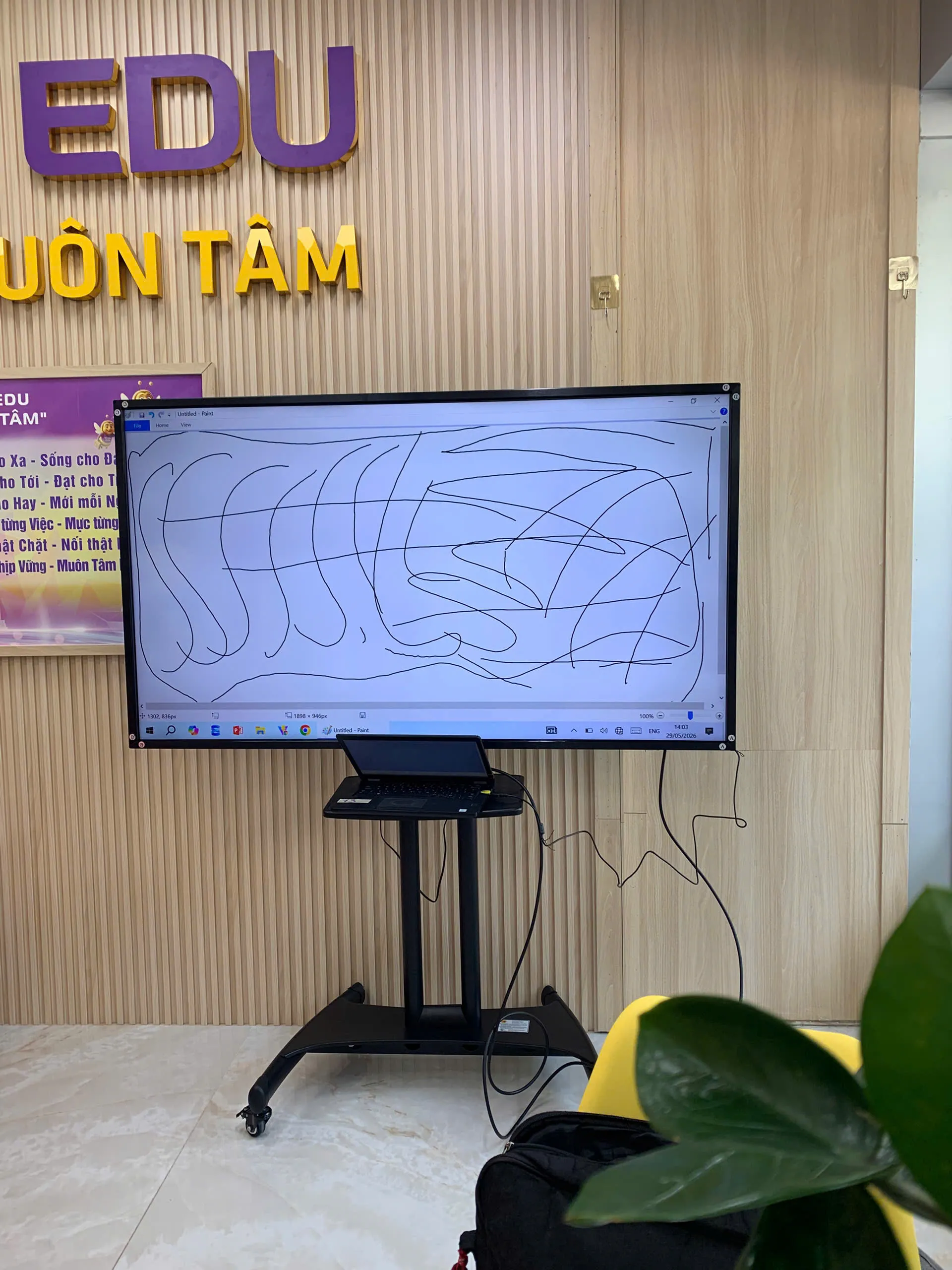 Khung cảm ứng hồng ngoại 65 inch